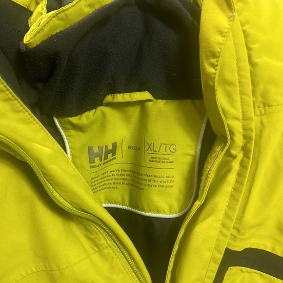Helly Hansen 3 piece snow board suit! - Picture 9 of 10